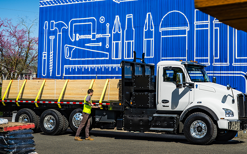 Kenworth T880E Kenworth T880E - image 2 of 4