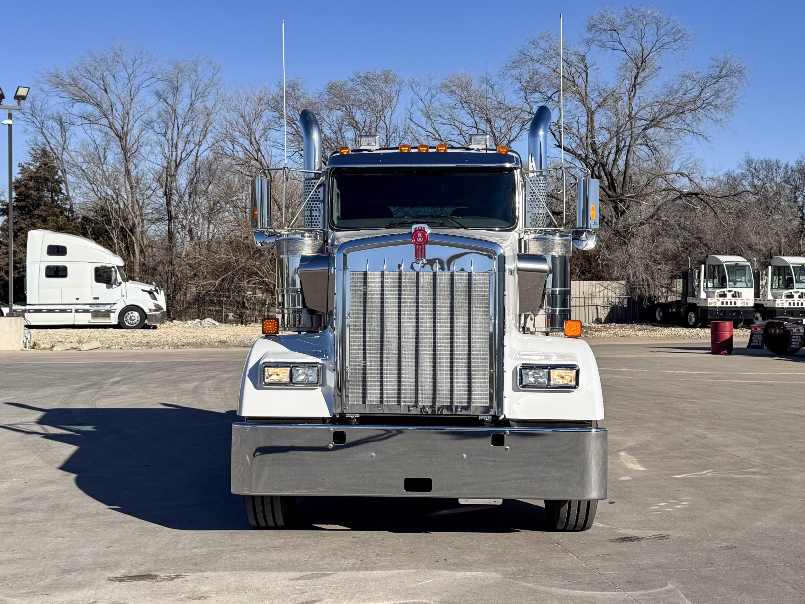 2026 Kenworth W900L - image 2 of 6