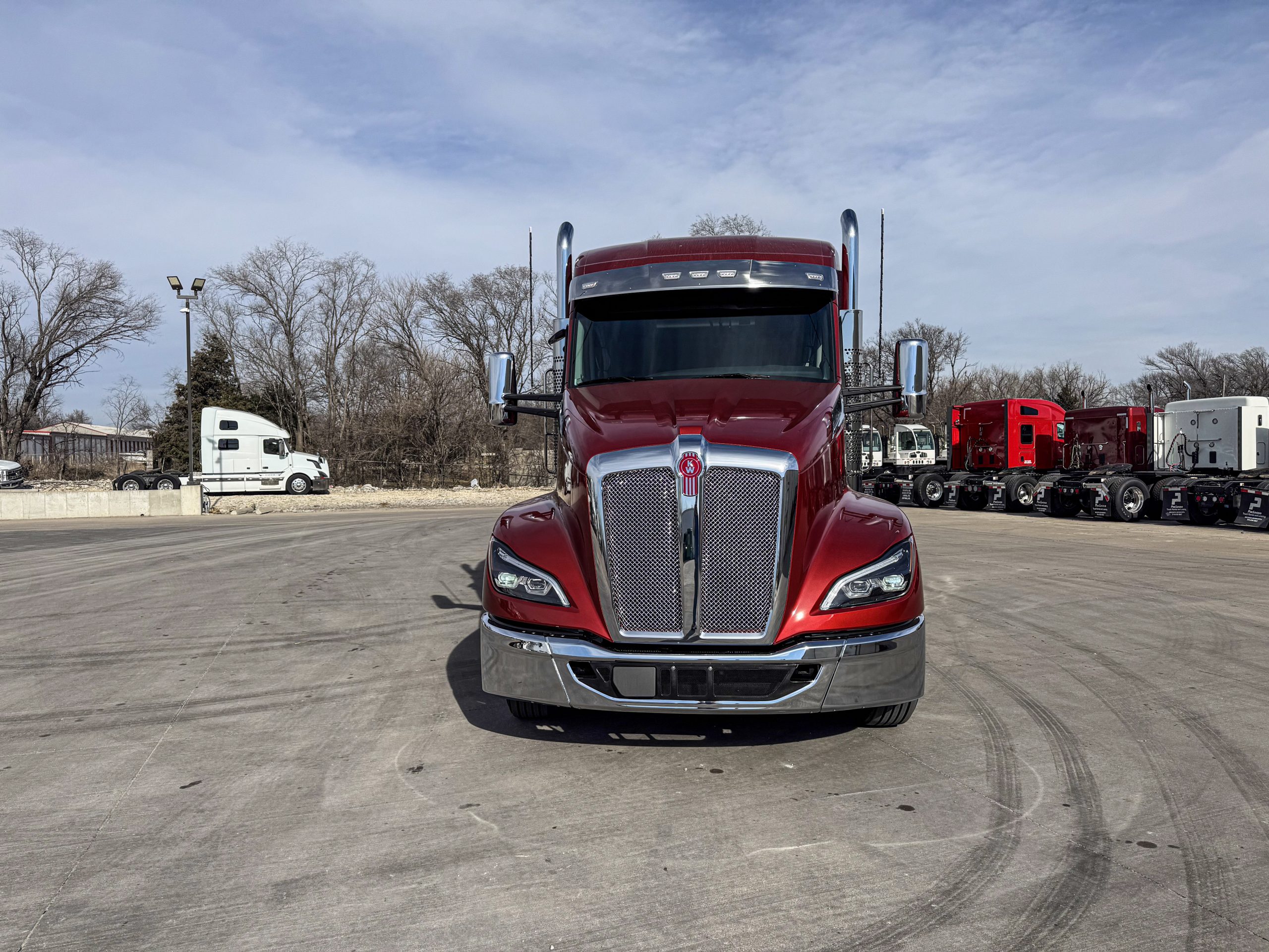 2026 Kenworth T680 - image 2 of 6