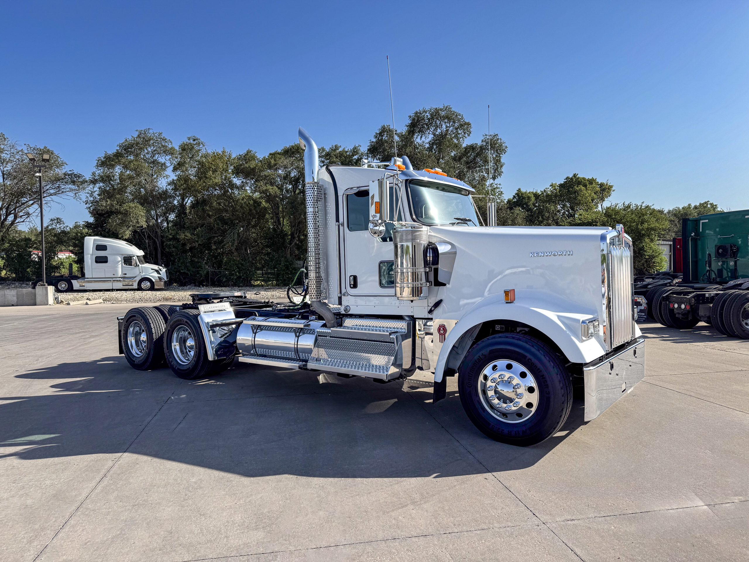 2026 Kenworth W900L Extended Day Cab for Sale | WKI Kenworth 2026 Kenworth W900L Extended Day Cab for Sale | WKI Kenworth - image 4 of 6