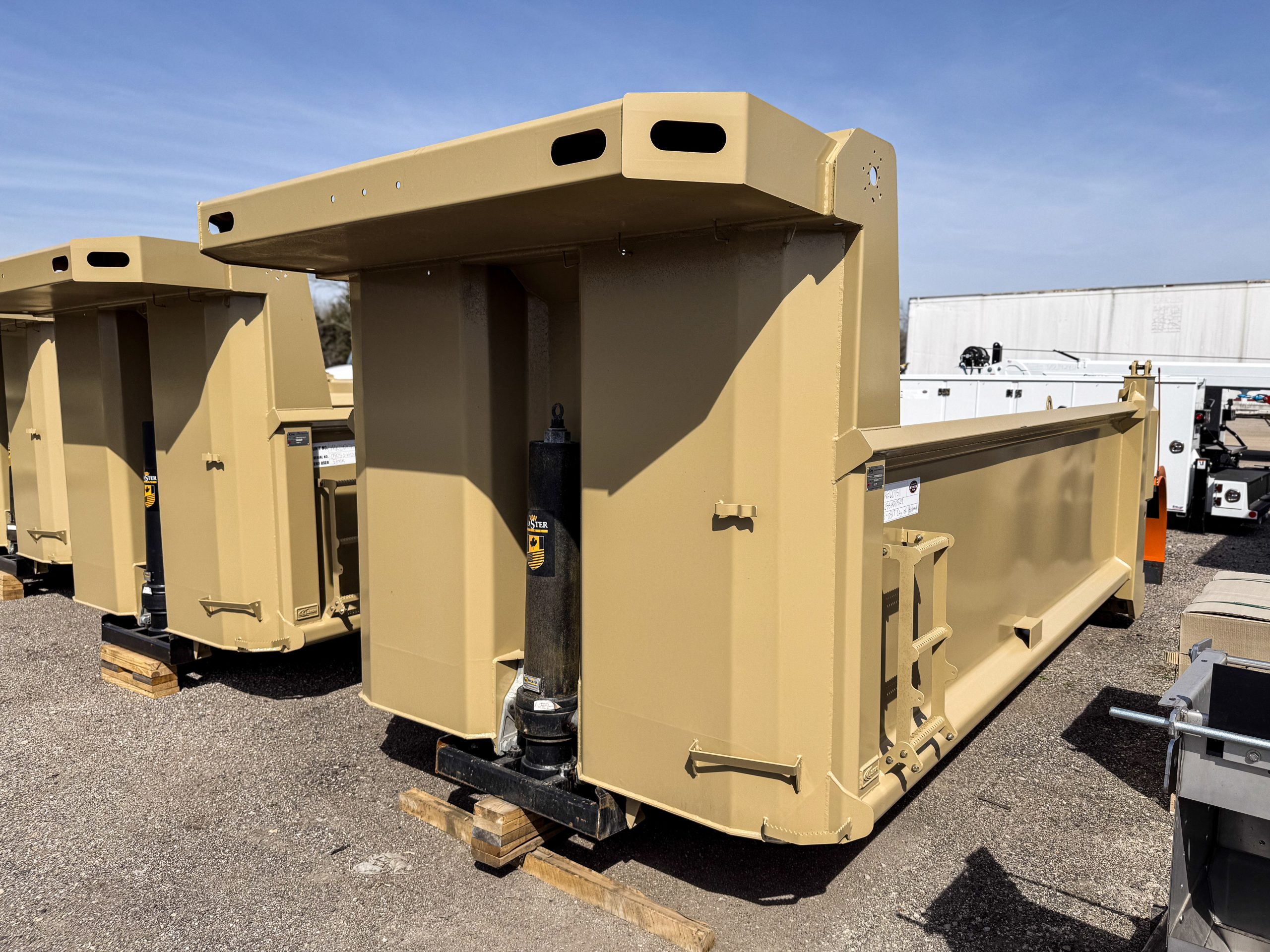 Lanau 16 ft Dump Body for Sale | Heavy-Duty Steel Dump Bodies | Master Tech Truck & Equipment Lanau 16 ft Dump Body for Sale | Heavy-Duty Steel Dump Bodies | Master Tech Truck & Equipment - image 3 of 5