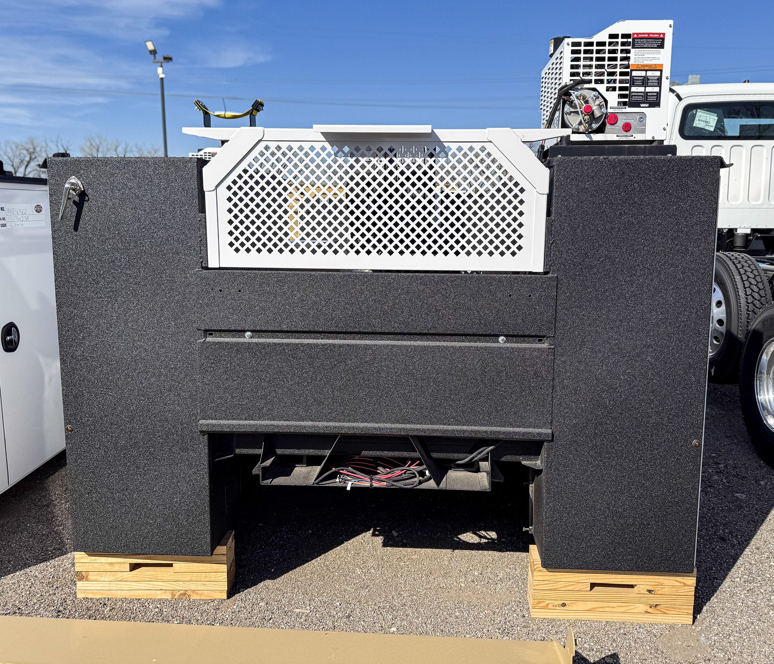 Palfinger Pro 43-11 Service Body for Sale | MTTE Palfinger Pro 43-11 Service Body for Sale | MTTE - image 3 of 6