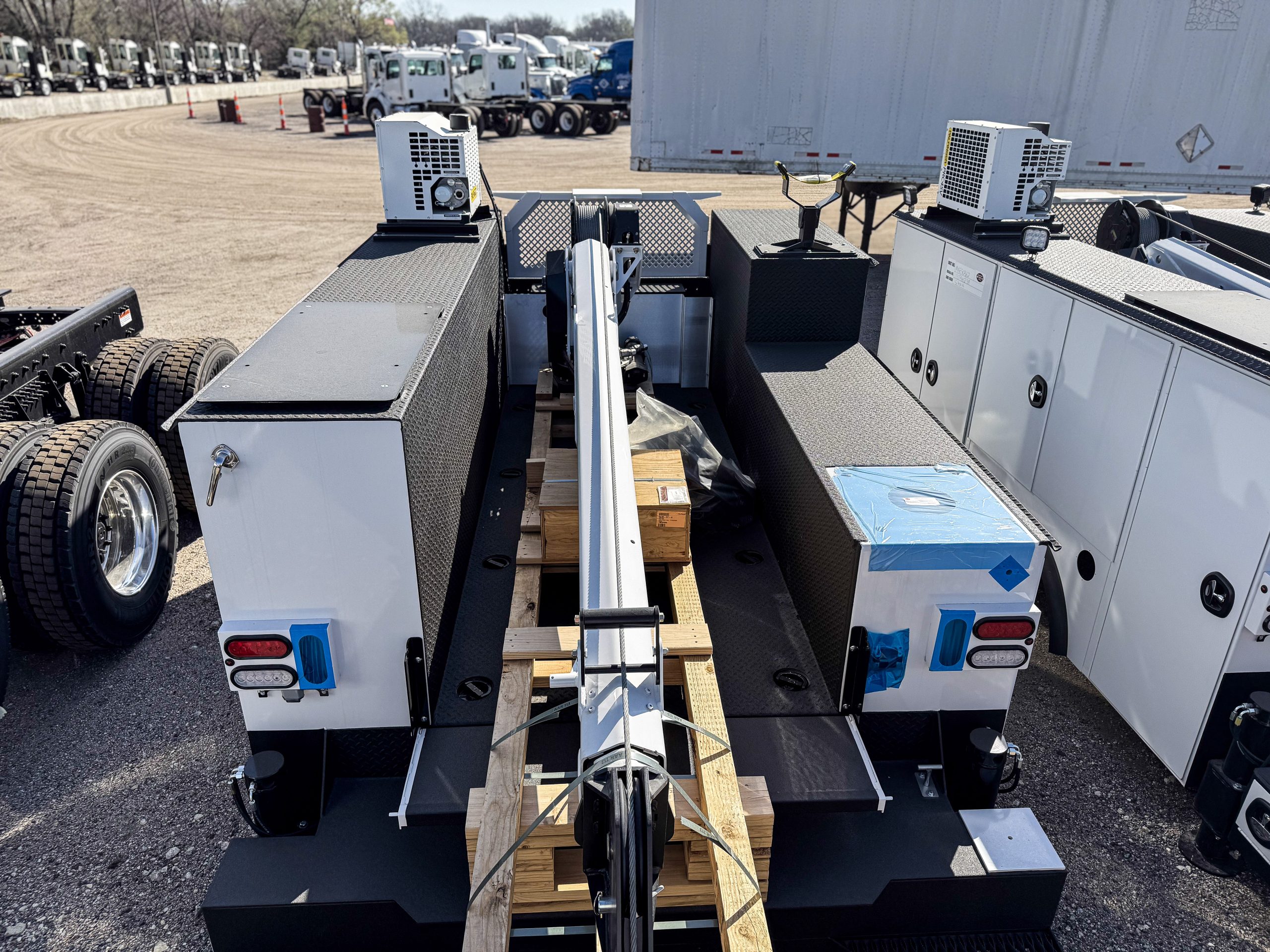 Palfinger Pro 43-11 Service Body for Sale | MTTE Palfinger Pro 43-11 Service Body for Sale | MTTE - image 5 of 6