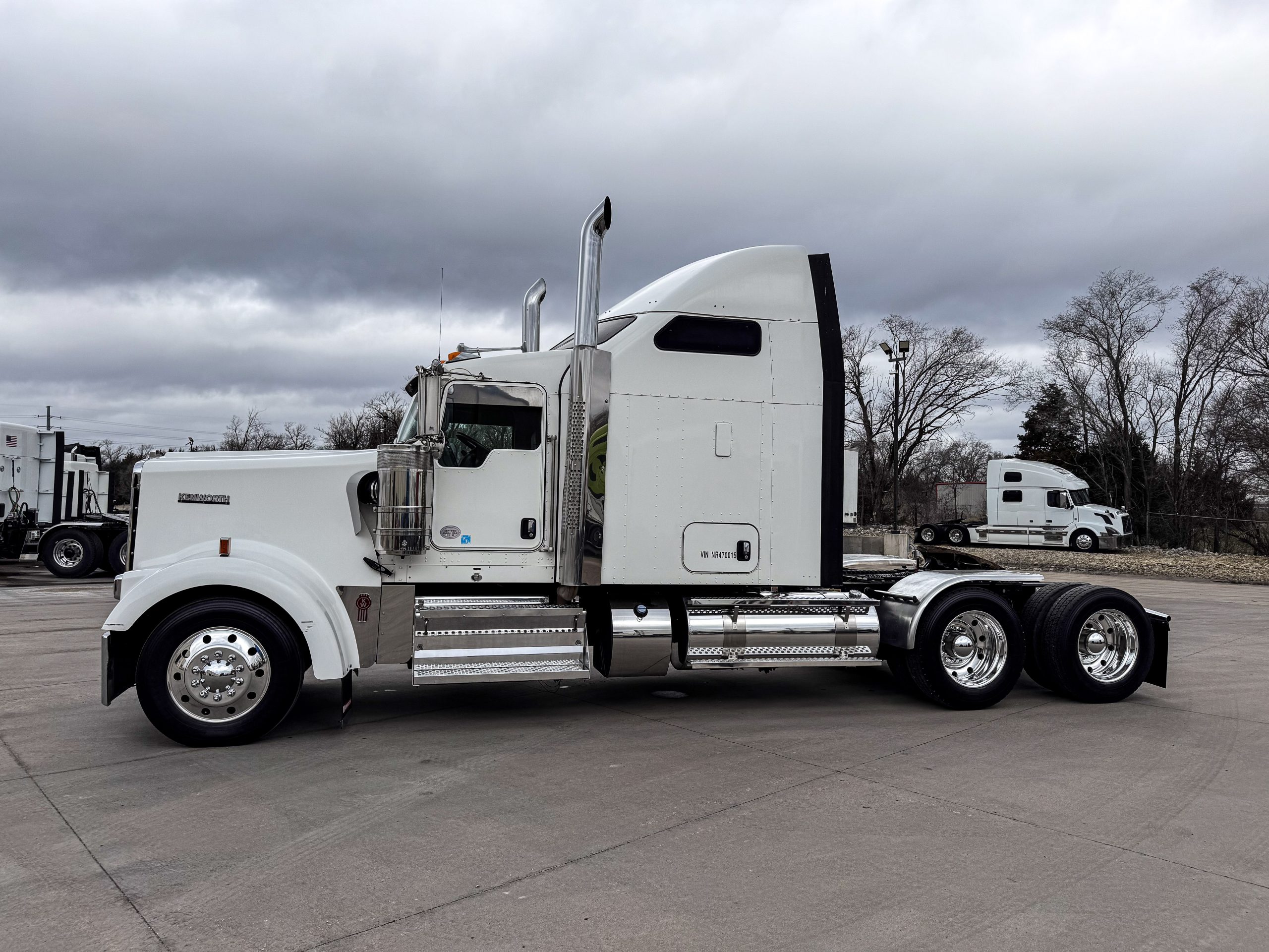 2022 Kenworth W900L Sleeper for Sale | WKI Kenworth 2022 Kenworth W900L Sleeper for Sale | WKI Kenworth - image 2 of 6