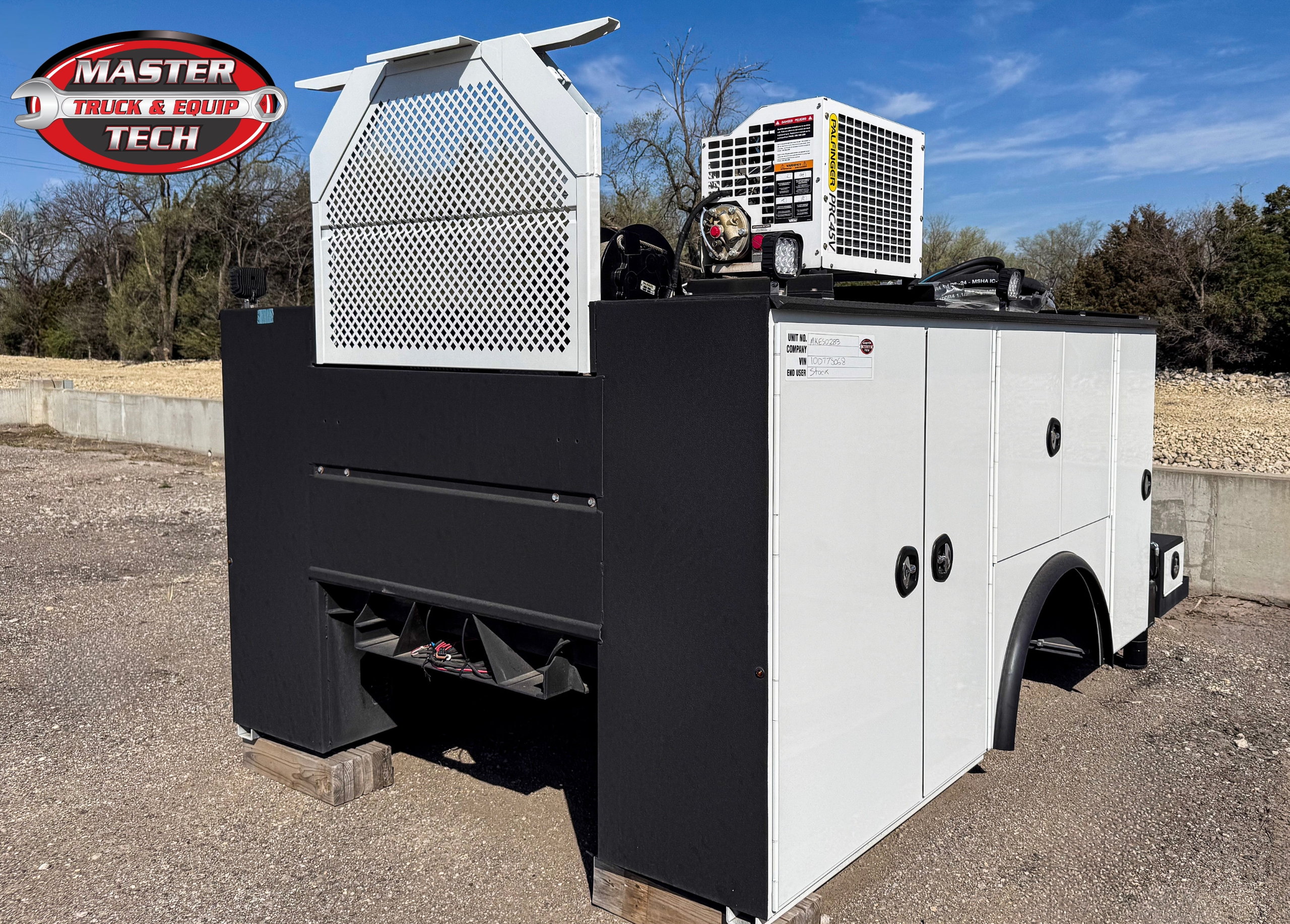 Palfinger Pro 72 Service Body | MTTE Palfinger Pro 72 Service Body | MTTE - image 1 of 6