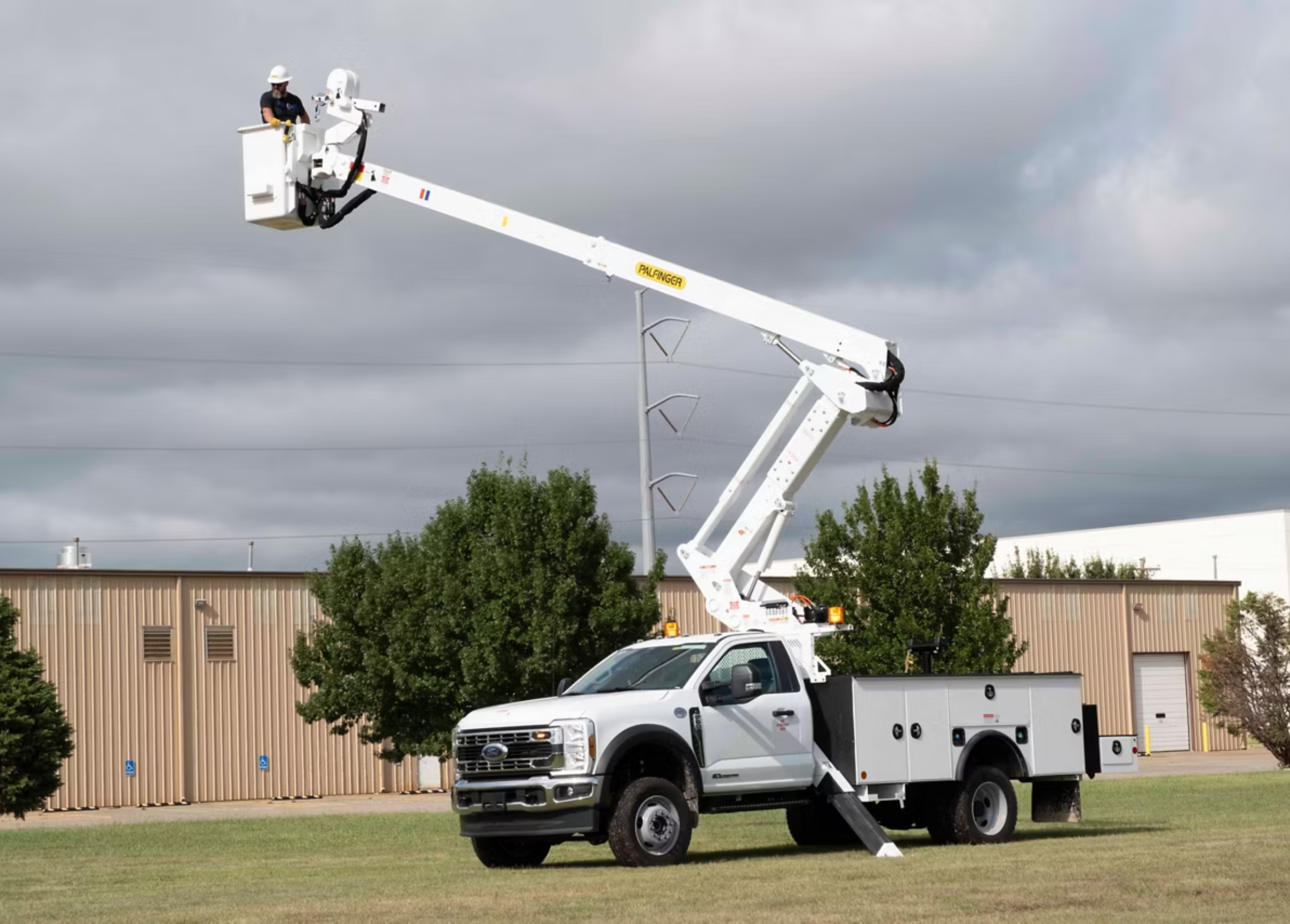 Ford F-600 Bucket Truck Material Handler | Wichita Ford F-600 Bucket Truck Material Handler | Wichita - image 6 of 6