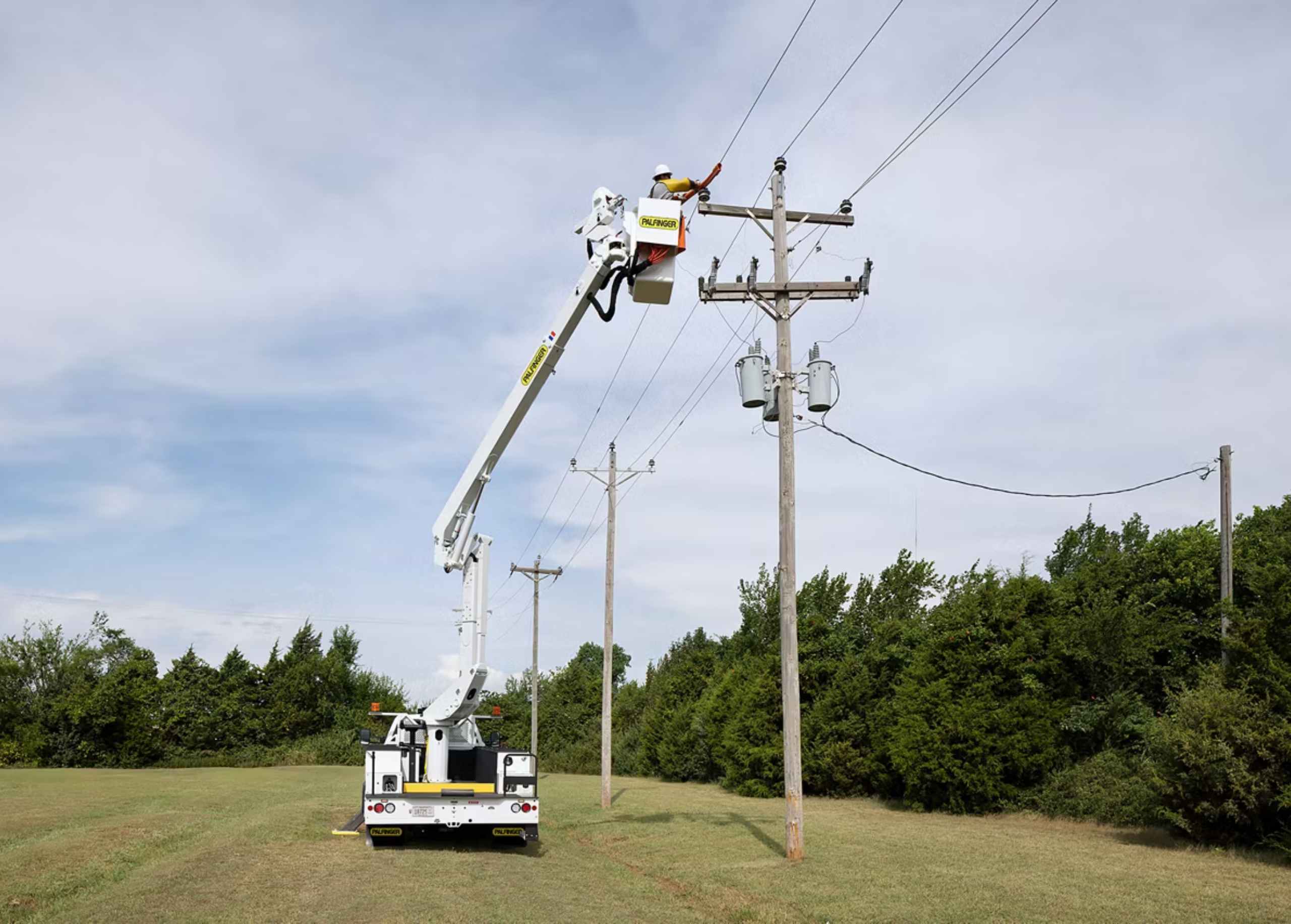 Ford F-600 Bucket Truck Material Handler | Wichita Ford F-600 Bucket Truck Material Handler | Wichita - image 4 of 6