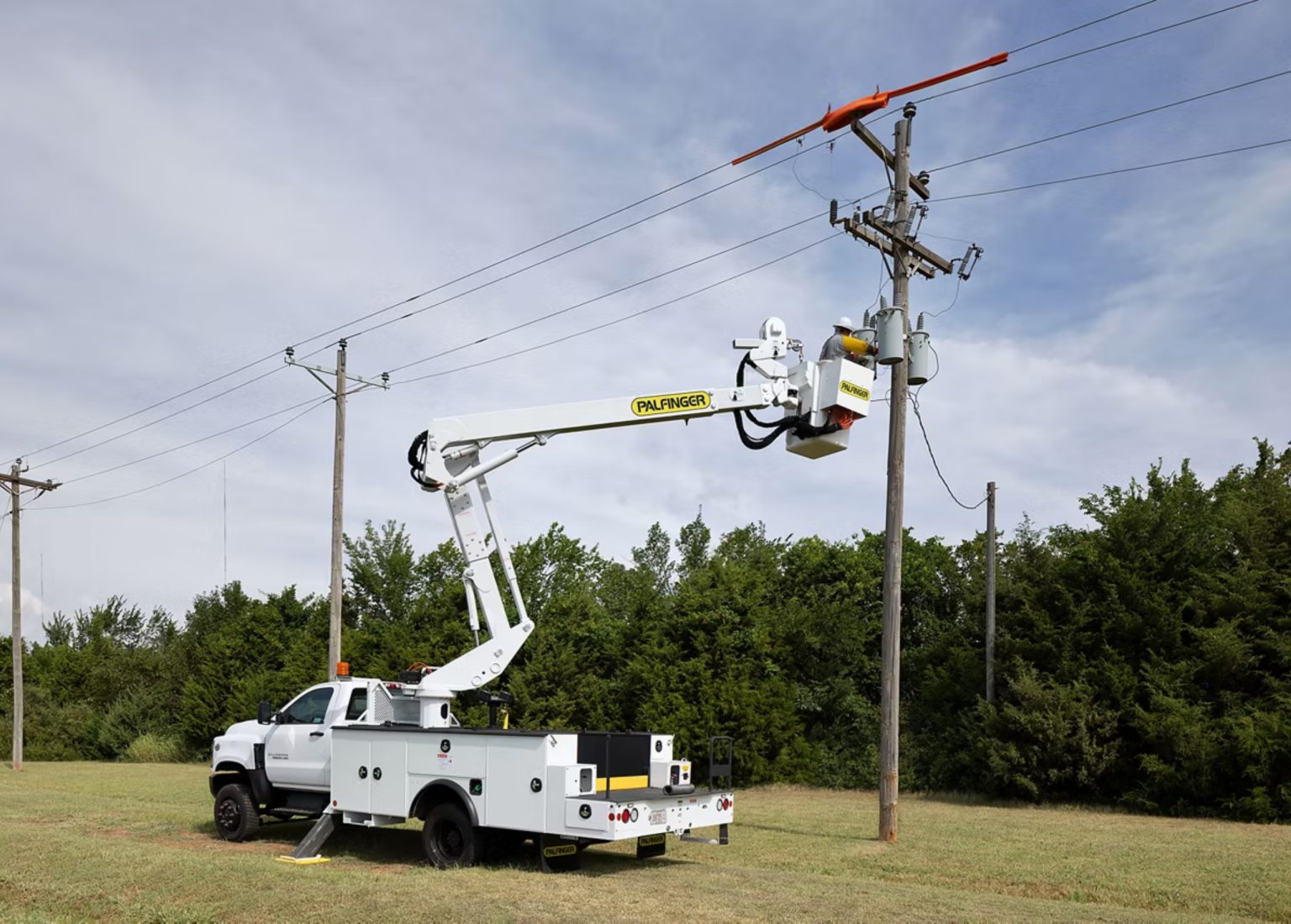 Ford Load Handler Ford F-600 Bucket Truck Material Handler | Wichita