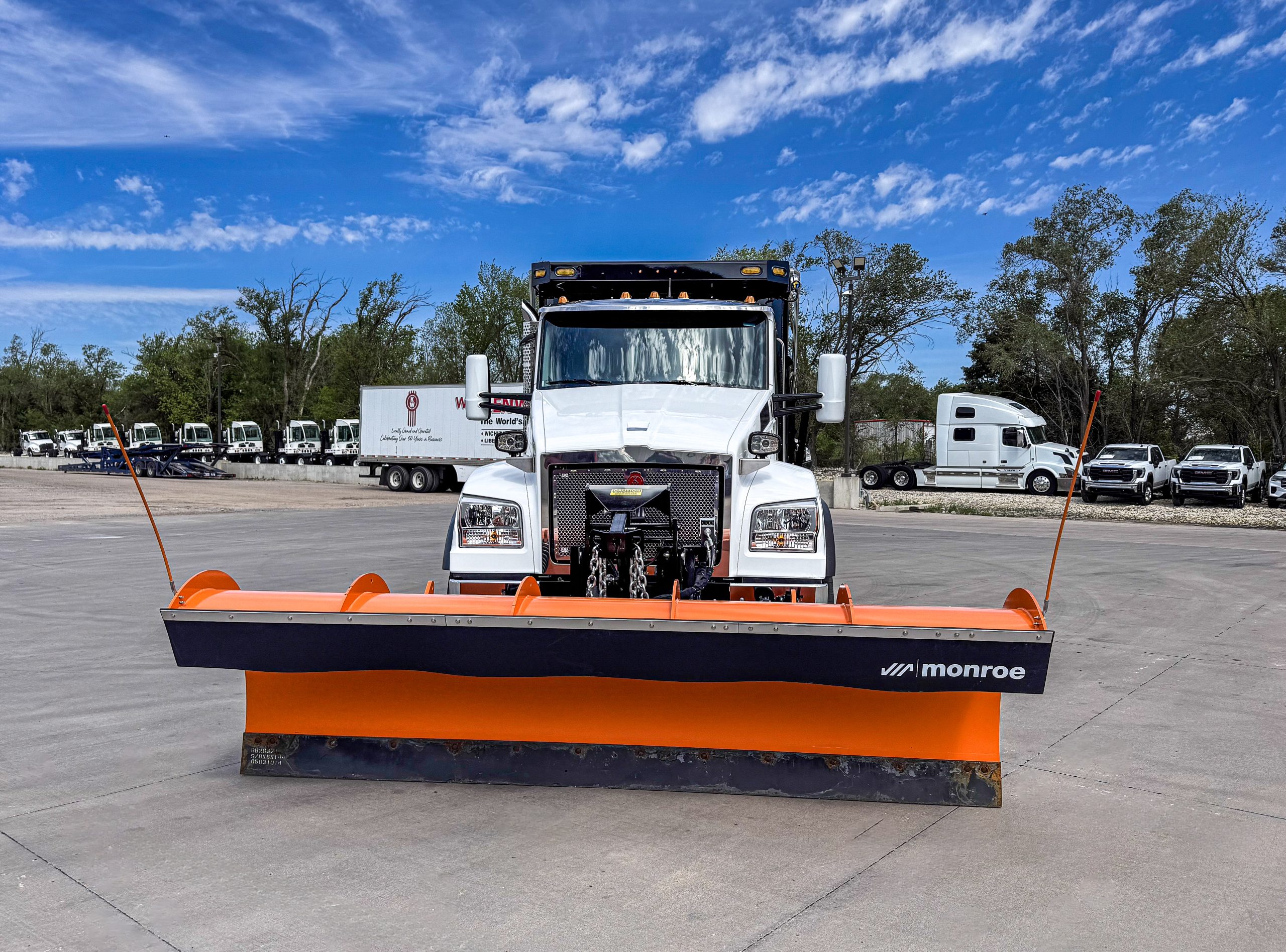 2026 Kenworth T880S Dump Truck for Sale | Snow Plow 2026 Kenworth T880S Dump Truck for Sale | Snow Plow - image 2 of 6