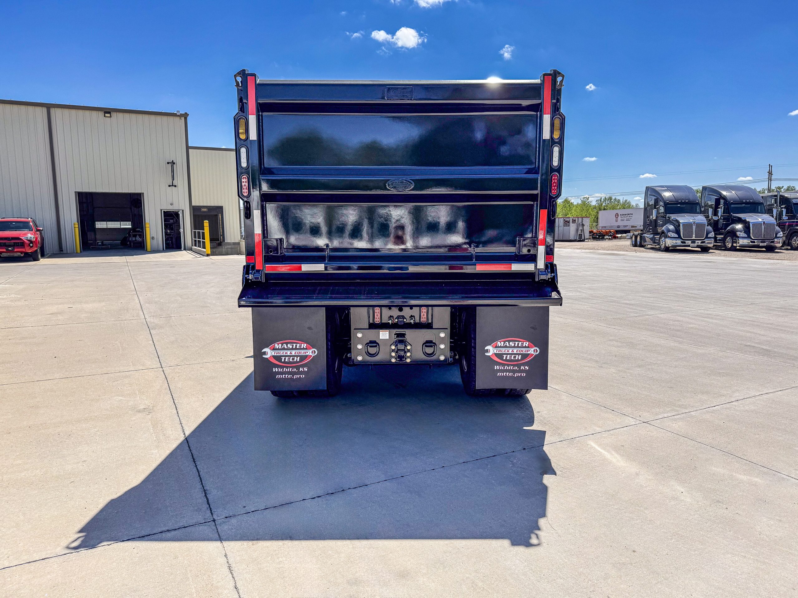 2026 Kenworth T880S Dump Truck with Snow Plow for Sale | MTTE 2026 Kenworth T880S Dump Truck with Snow Plow for Sale | MTTE - image 5 of 6