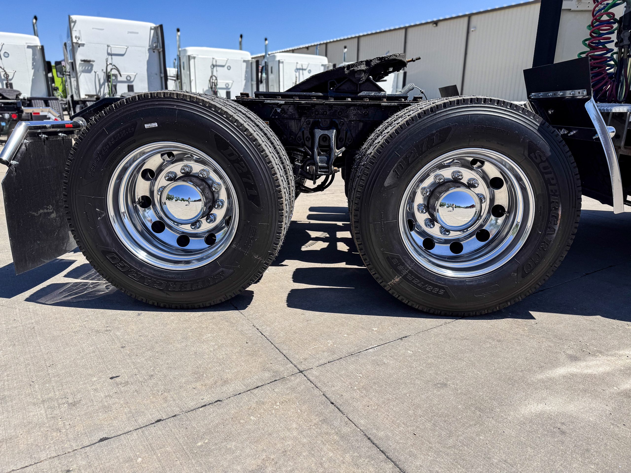 2022 Kenworth T680 for Sale | 76” Mid Roof Sleeper 2022 Kenworth T680 for Sale | 76” Mid Roof Sleeper - image 6 of 6