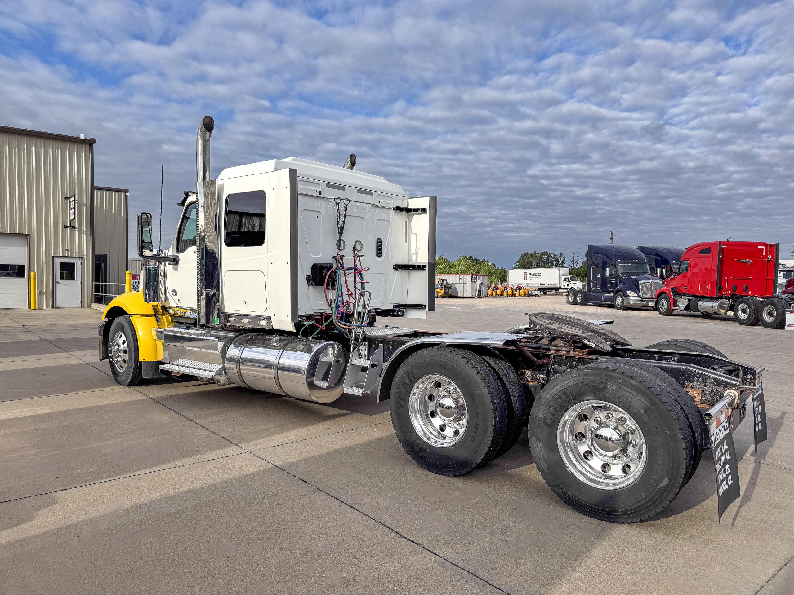 2019 International Lone Star for Sale | Sleeper Truck | Wichita KS 2019 International Lone Star for Sale | Sleeper Truck | Wichita KS - image 3 of 6
