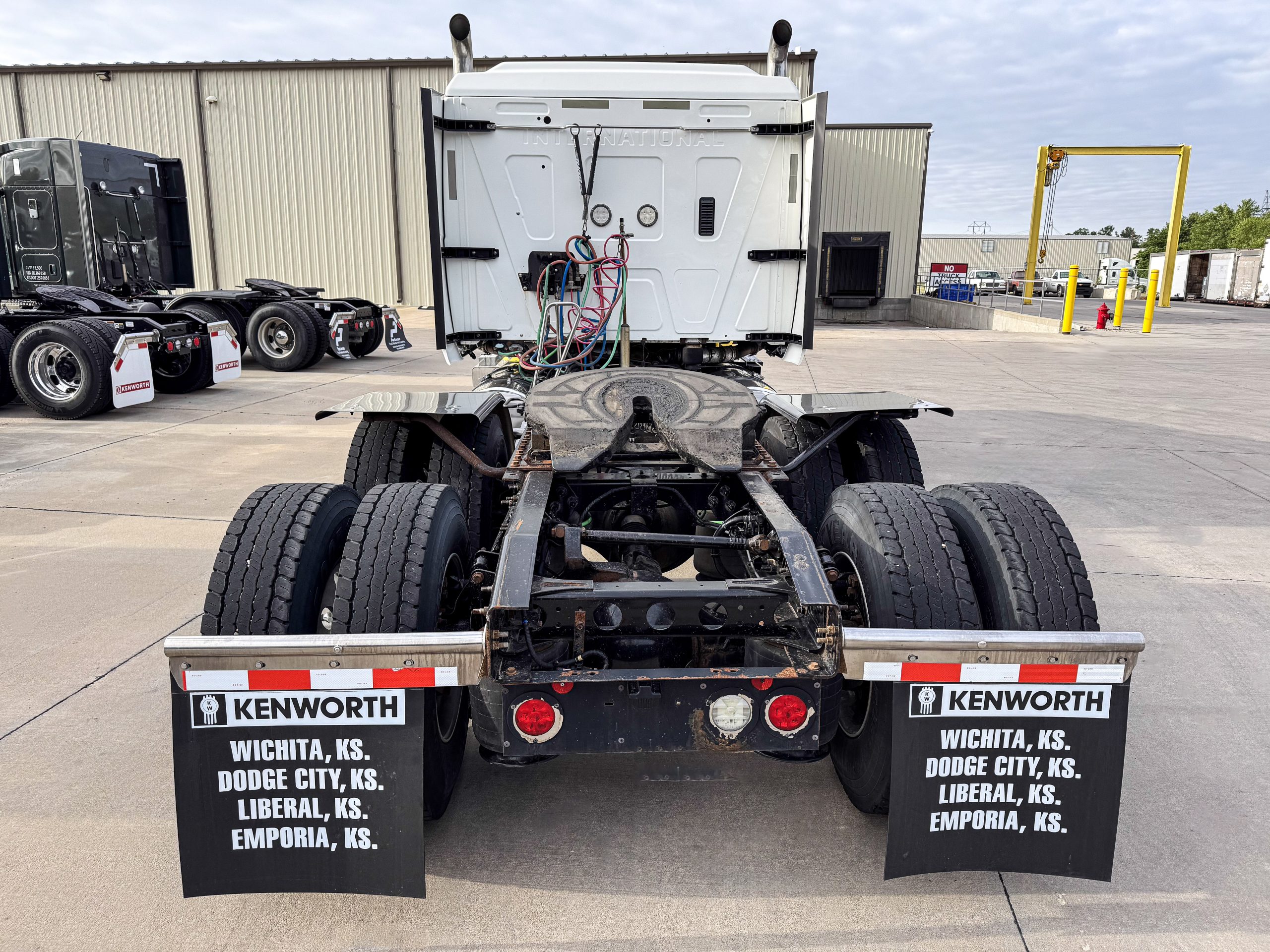 2019 International Lone Star for Sale | Sleeper Truck | Wichita KS 2019 International Lone Star for Sale | Sleeper Truck | Wichita KS - image 5 of 6