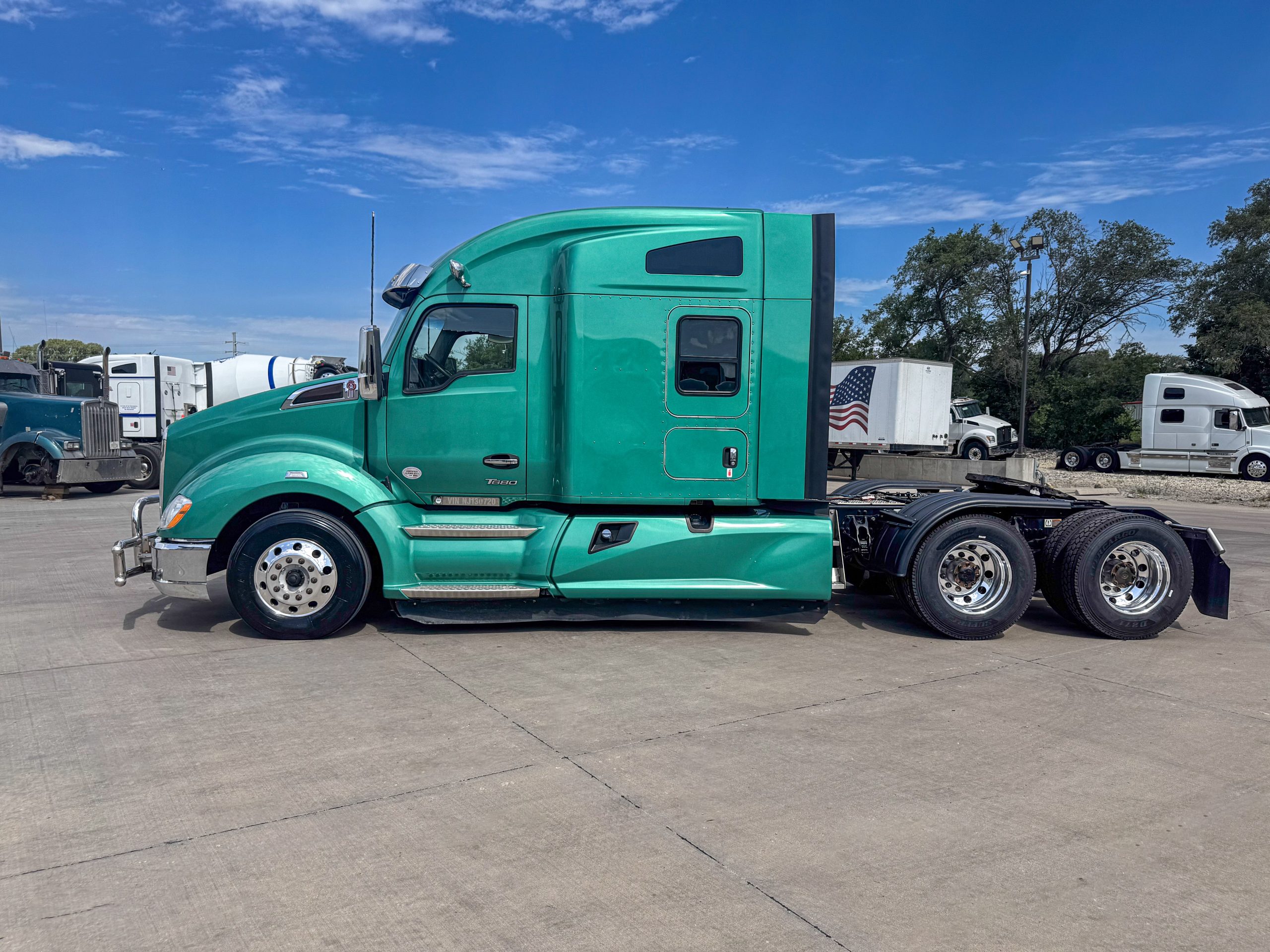 2022 Kenworth T680 Sleeper for Sale in Wichita, KS | WKI Kenworth 2022 Kenworth T680 Sleeper for Sale in Wichita, KS | WKI Kenworth - image 2 of 6