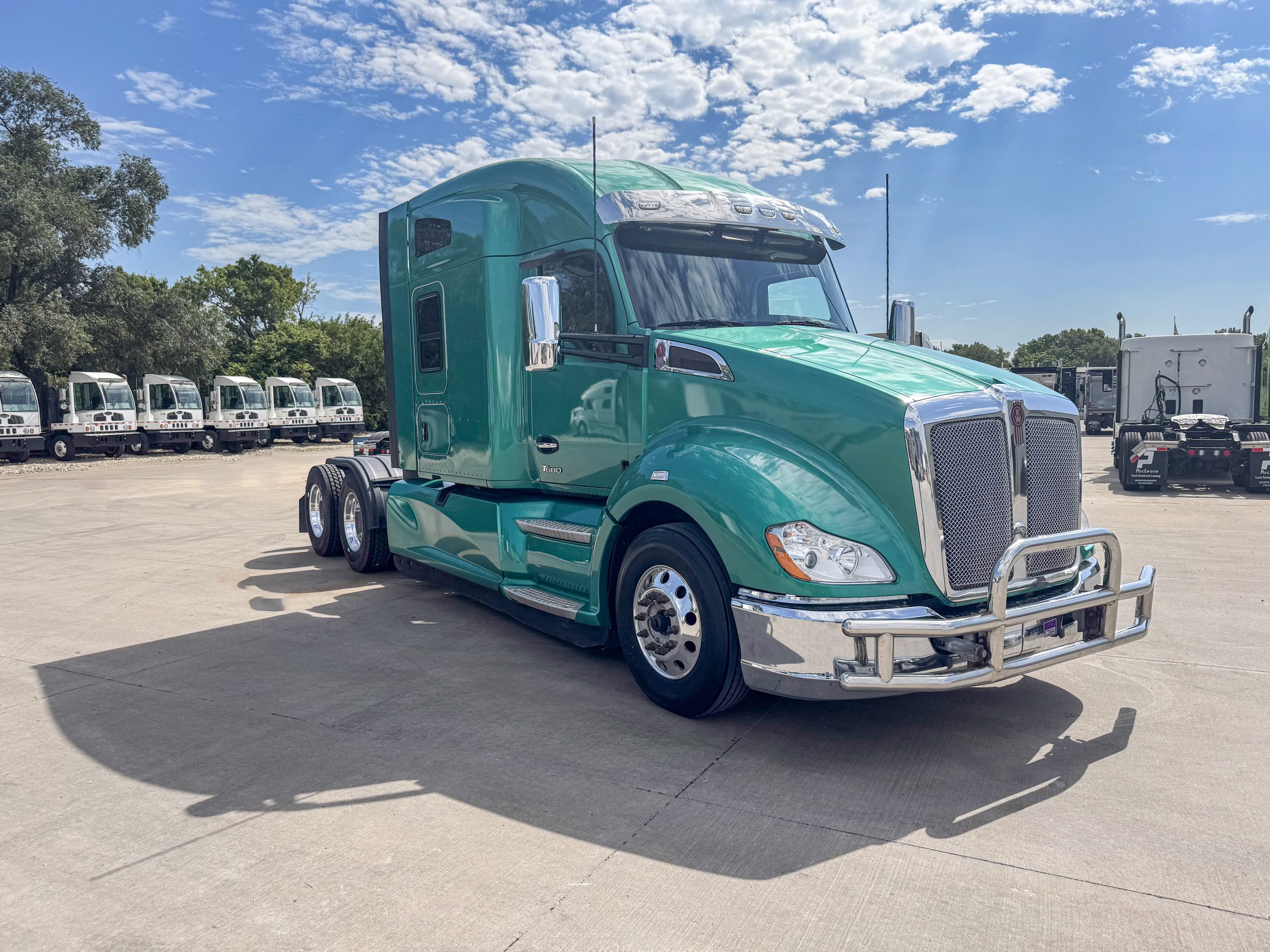 2022 Kenworth T680 Sleeper for Sale in Wichita, KS | WKI Kenworth 2022 Kenworth T680 Sleeper for Sale in Wichita, KS | WKI Kenworth - image 5 of 6