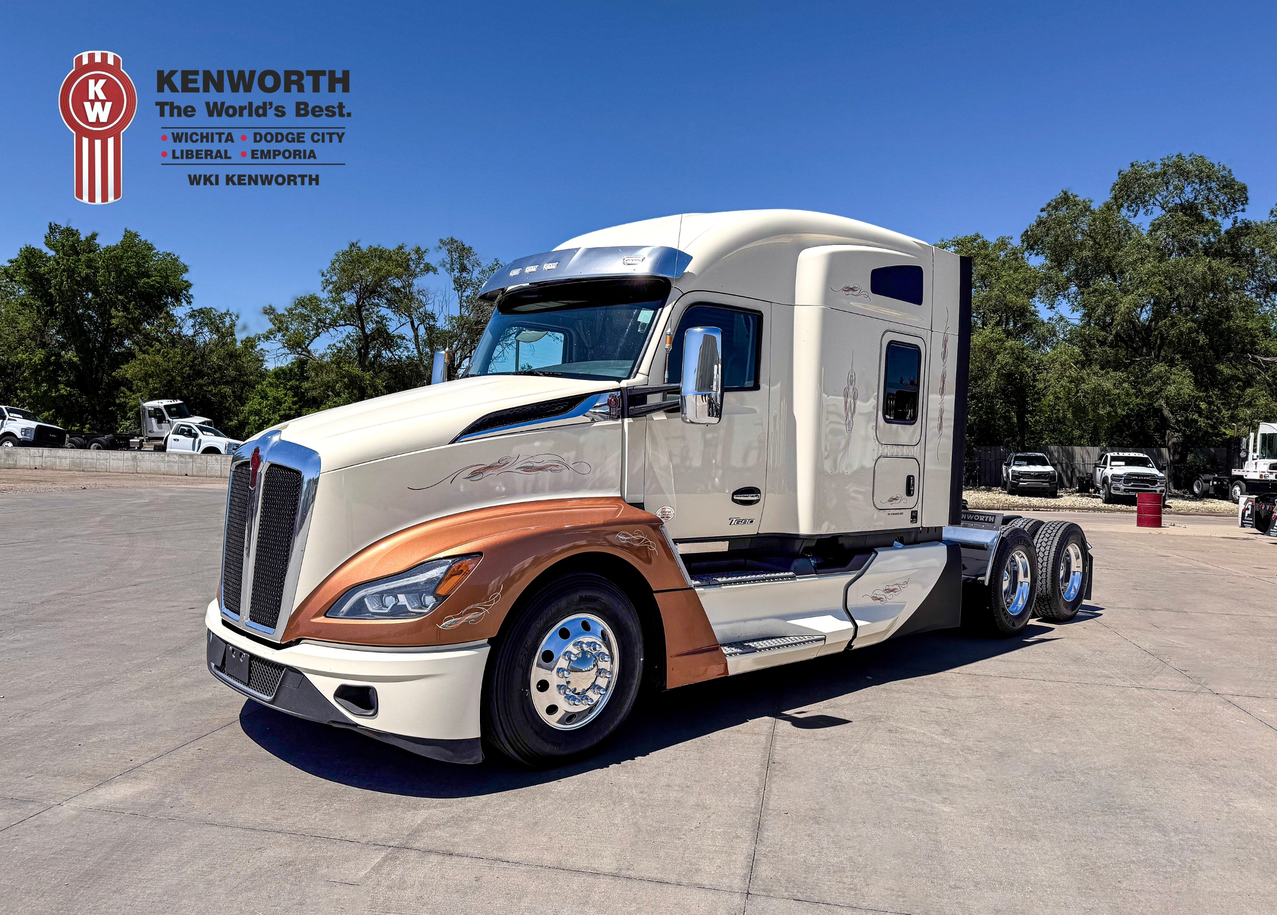 2022 Kenworth T680 for Sale | 76” Mid Roof Sleeper 2022 Kenworth T680 for Sale | 76” Mid Roof Sleeper - image 1 of 6