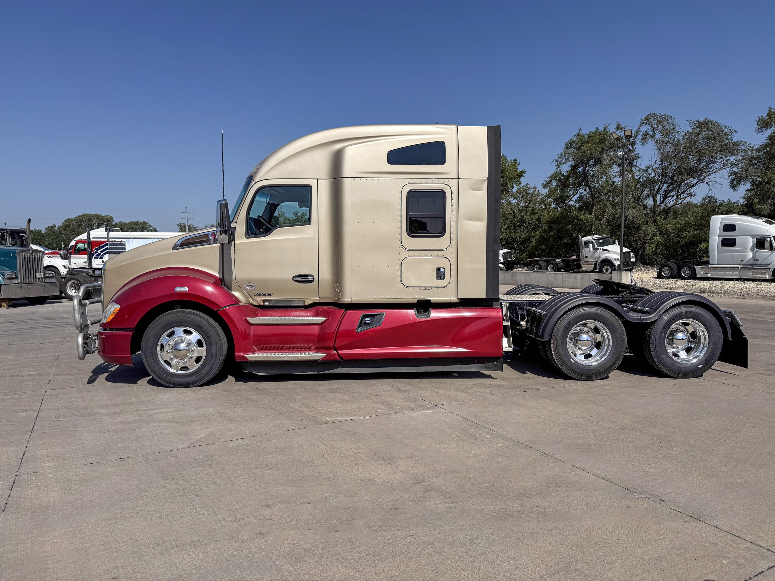 2020 Kenworth T680 Sleeper Truck for Sale | 76 2020 Kenworth T680 Sleeper Truck for Sale | 76
